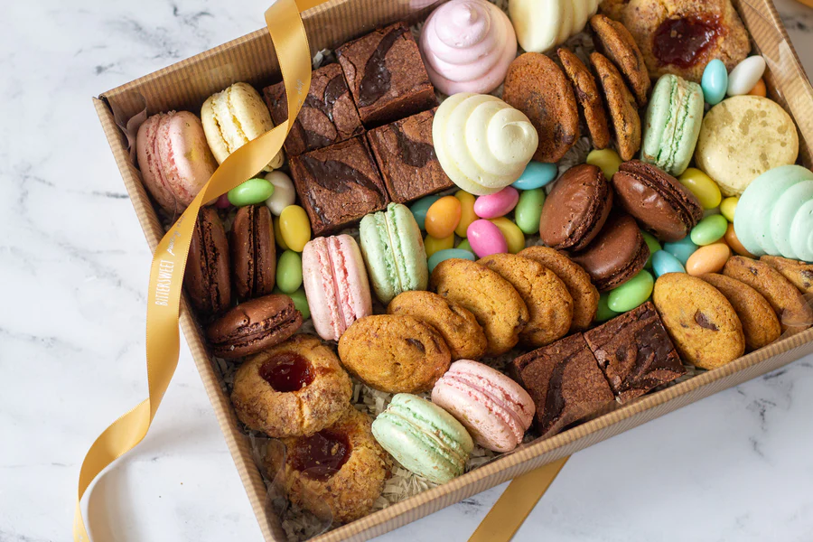 Shop Platter Queens & Cat