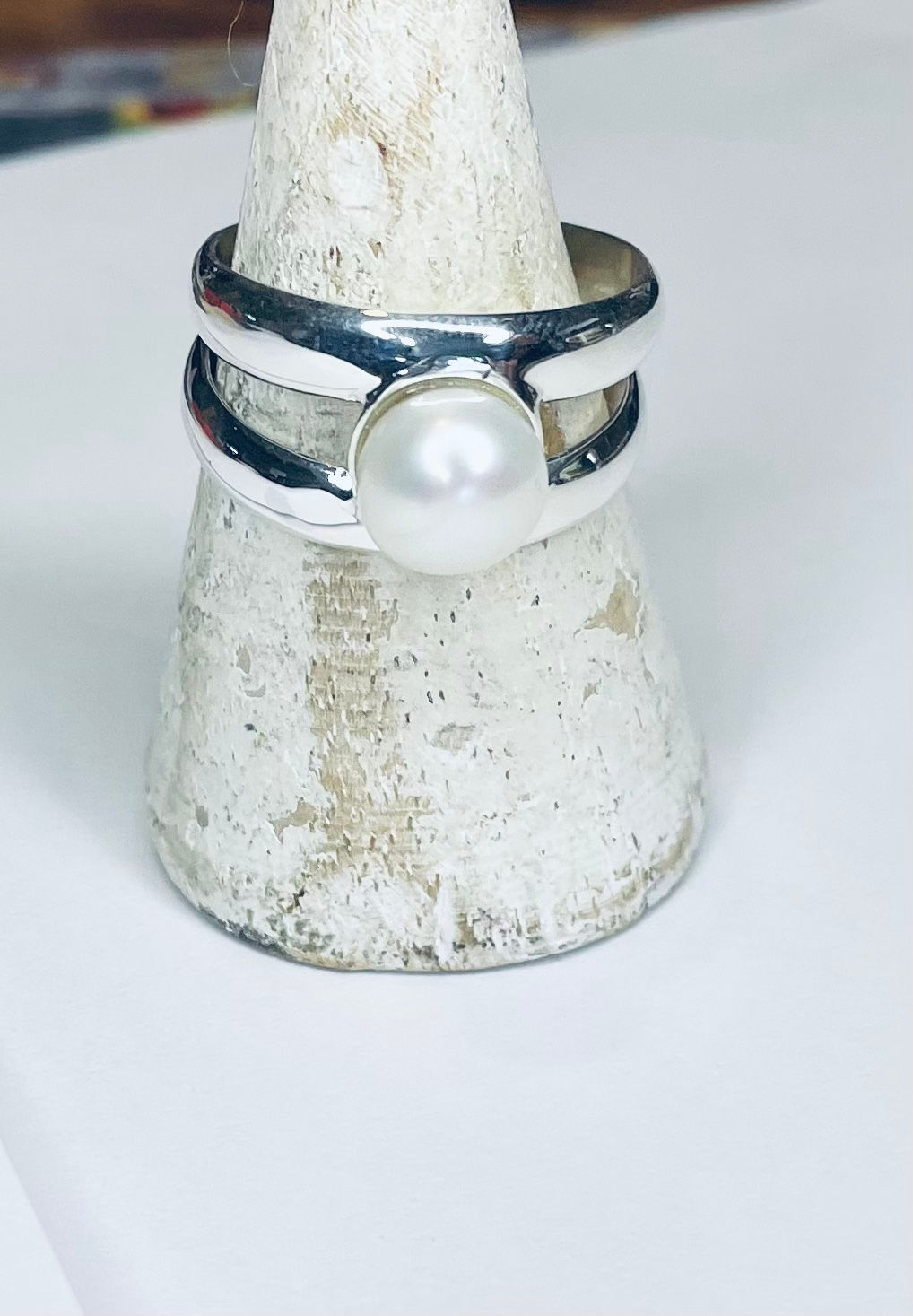 Pearl and sterling silver ring