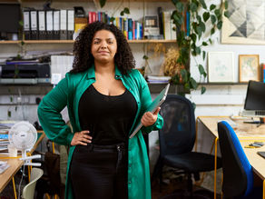 Building Personal Branding with an Image Consultant: Crafting Your Unique Identity