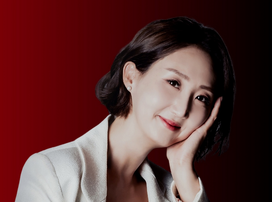 Jen Auh, Founder of Style Konsult_edited.png