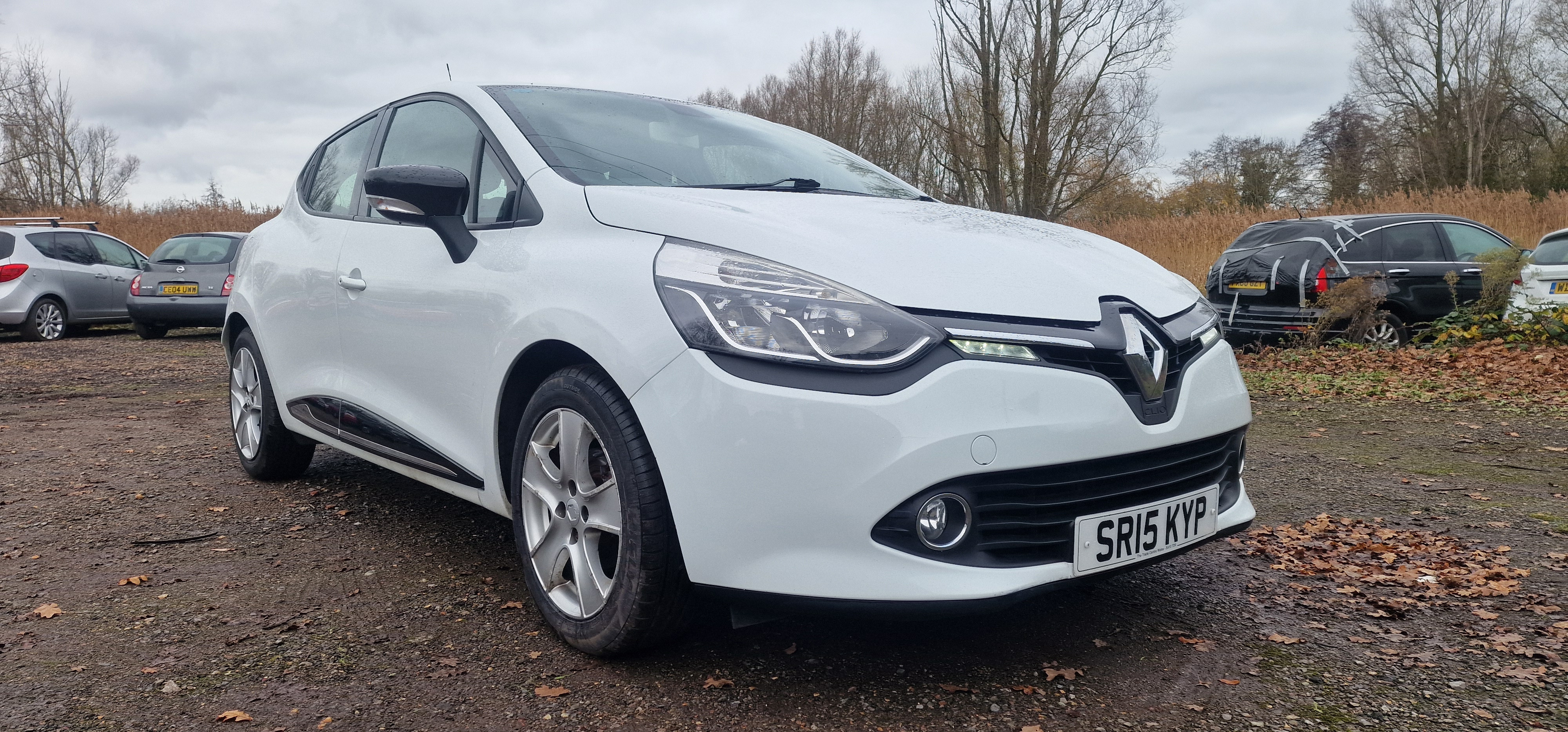 2014 Renault Clio Dynamique Medianav 5-Door Hatchback