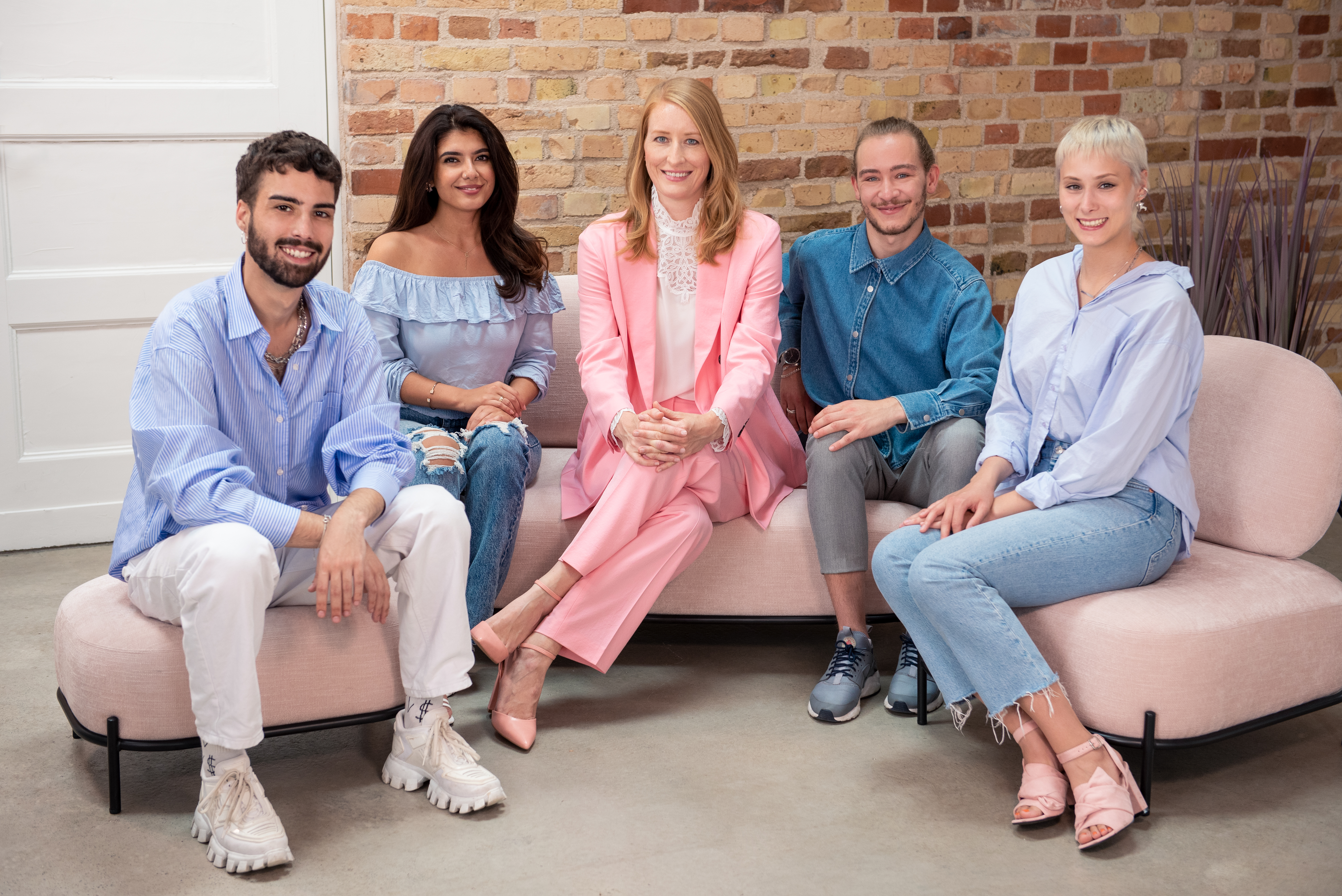 Von links nach rechts: Hugo Derveau, Berivan Ünlü, Julia Bösch, Patrick Hentschel, Marie-Delphine.