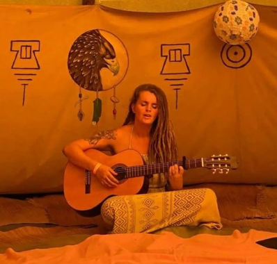 Mankind coach Véronique Lejeune/Healing2remember in Kerkrade is healer in ademwerk, plantmedicijn ceremonies, sjamanisme, Kambo, traumaverwerking, cacao ceremonies en Psiloflora