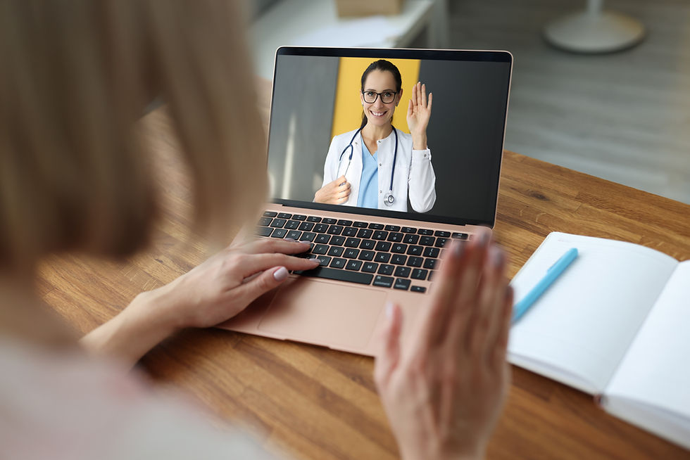 telemedicina paciente sendo atendida por médico por teleconsulta