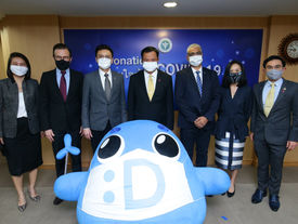 ดีแทคให้ฟรีอินเทอร์เน็ตบุคลากรทางการแพทย์ อสม. ชวนคนไทยแชร์วิดีโอคลิปส่งต่อให้กำลังใจคุณหมอ-พยาบาล