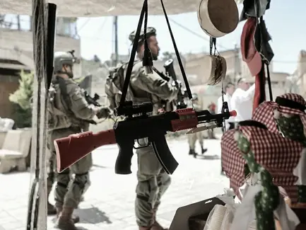 Espanha descumpre promessa e se torna um porto de trânsito de armas para Israel