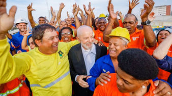 No governo Lula, o Brasil alcança o recorde histórico de 103 milhões de pessoas trabalhando