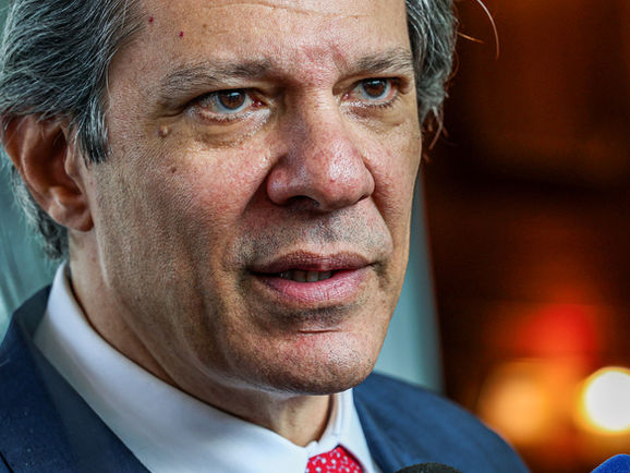 "Focinho de porco, rabo de porco, orelha de porco." Afirma Haddad sobre os Bolsonaro e Vorcaro