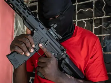 A violência no Haiti deixa oito mortos e centenas de deslocados