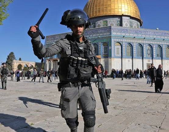 Israel fecha acesso à Mesquita de Al-Aqsa durante operação militar