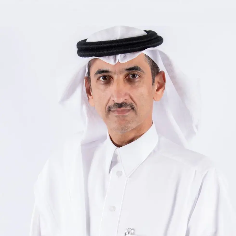 Saleh Al-Dowais. Al-Dowais também é diretor do Saudi Research and Media Group (SRMG), o maior conglomerado estatal de mídia da Arábia Saudita e proprietário saudita da Iran International, considerada a principal emissora de oposição ao governo do Irã.