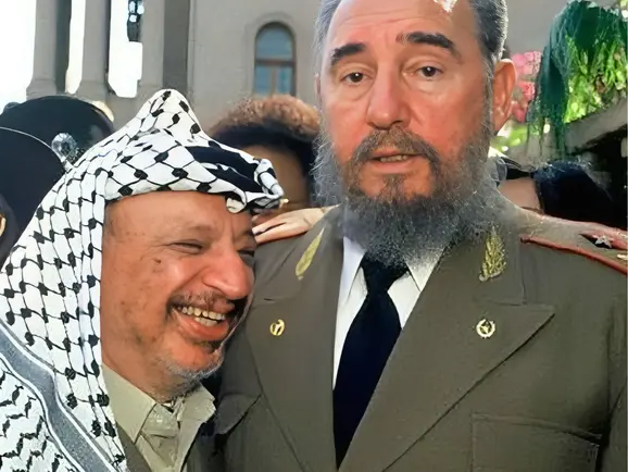 Leia a carta histórica enviada por Yasser Arafat a Fidel Castro em 16 de junho de 2001