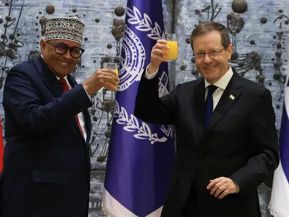 O "presidente da Somalilândia" se reúne com seu "homólogo israelense" em sua primeira visita a Jerusalém