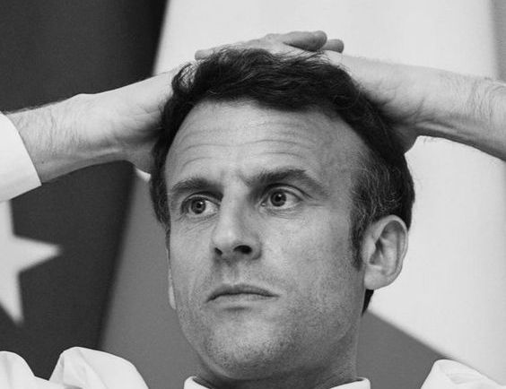 Macron confirma permanência até 2027 e promete novo primeiro-ministro após renúncia de Barnier