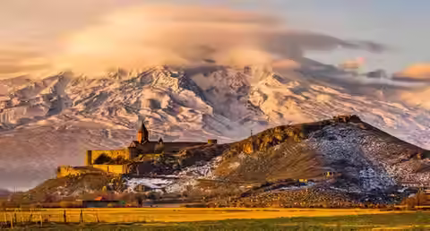 Supostos túneis da Arca de Noé são descoberto no Monte Ararat