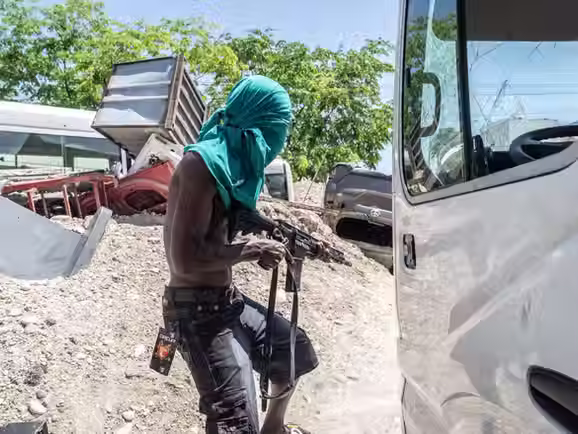 Haiti entra em 2026 sob colapso institucional, violência de gangues e emergência humanitária
