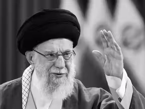 "Os EUA têm sangue iraniano nas mãos." aiatolá Seyed Ali Khamenei