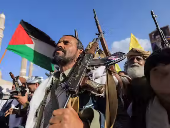 “todos os terroristas americanos acabarão fugindo" ... “temendo os combatentes heroicos do Iêmen." Afirma comandante iraniano