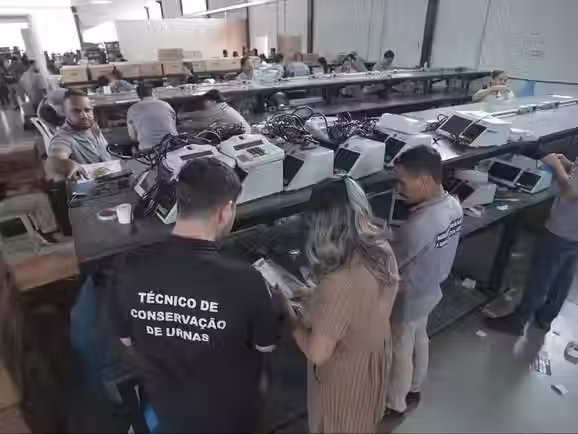 Mais de 918 mil brasileiros votam no exterior nas eleições de 2026