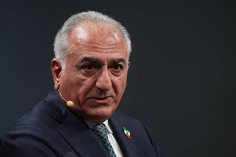 Ex-agente da CIA: Reza Pahlavi é “um playboy que não tem qualificação para liderar nada”.