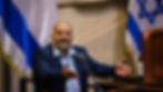 Mansour Abbas, líder do Ra'am, discursa no Knesset, parlamento israelense em Jerusalém, em 13 de junho de 2021, enquanto partidos políticos árabes enfrentam processos de desqualificação antes das eleições de 2026. ©Getty