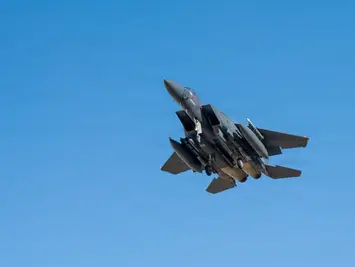 TRT: "O piloto americano do F-15 abatido viu 'extraterrestres' vindo em defesa do Irã?"