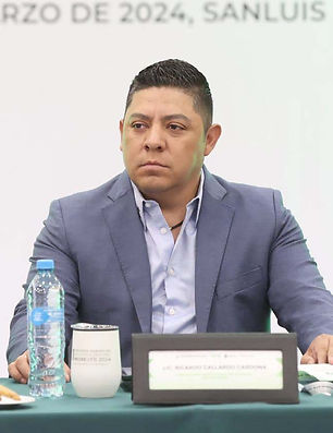 ESTA GALLARDO.jpg