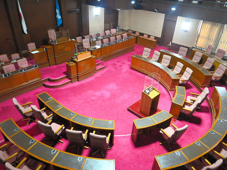 県議会
