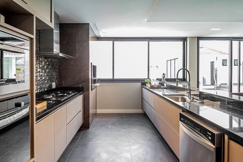 474B41D7-A9D7-4434-8511-7175D46528AD