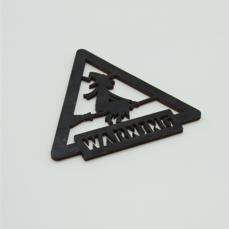 Avertizare Fantastică handmade, varianta vrajitoare, pictată manual cu acril negru.