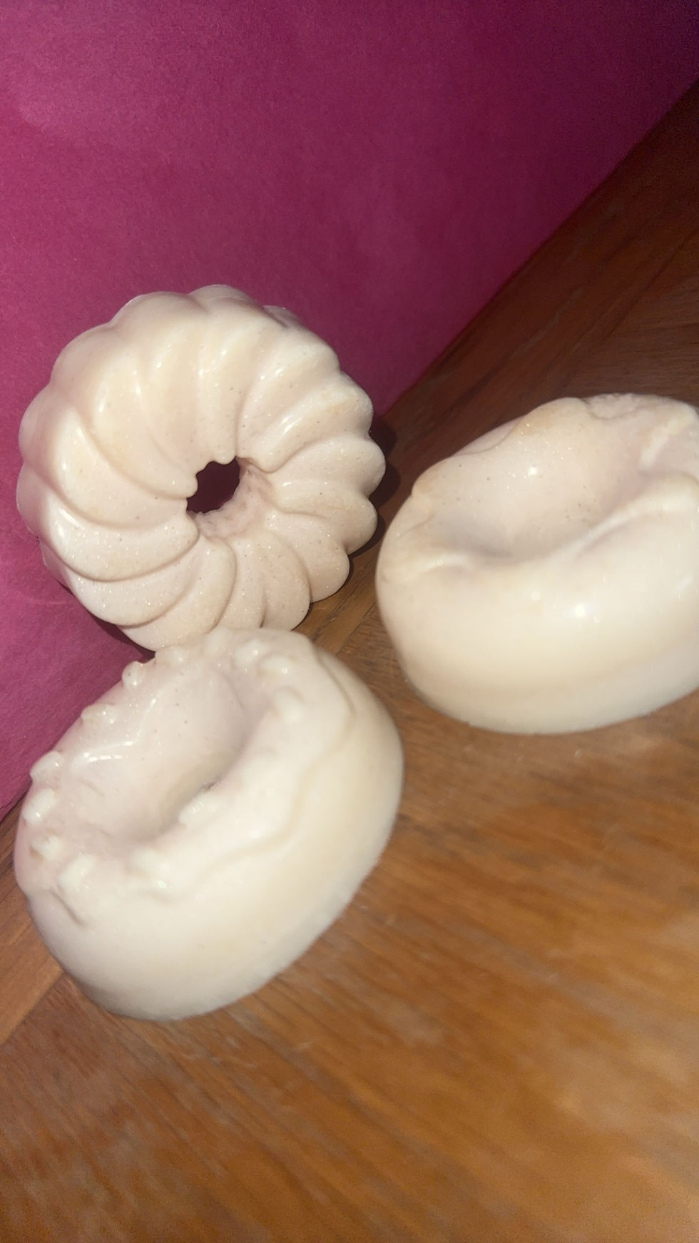 Doughnut wax melt