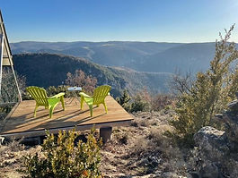 terrasse-gite-admirer-les-vautours.jpg
