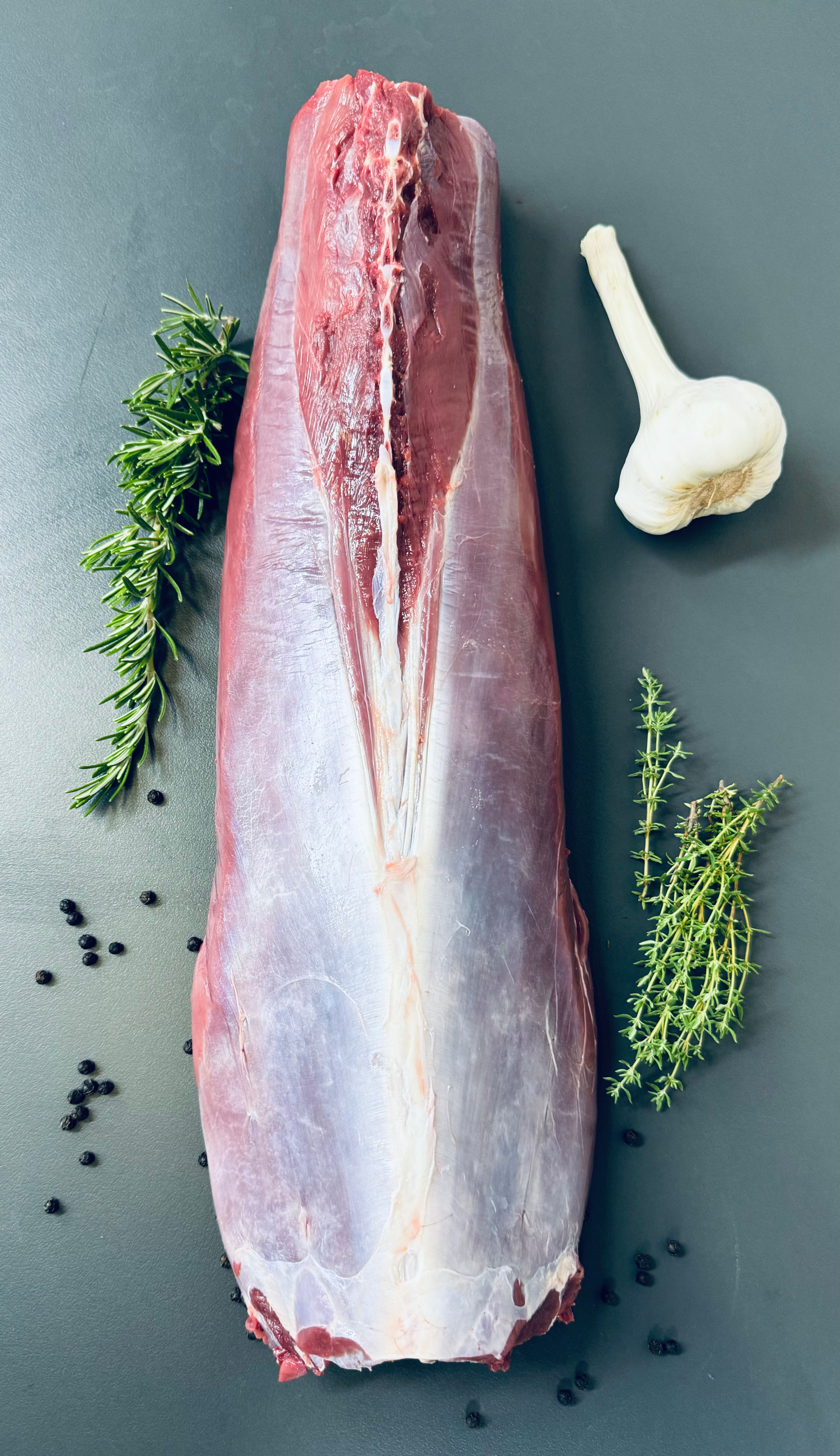 Rehrücken mit Knochen