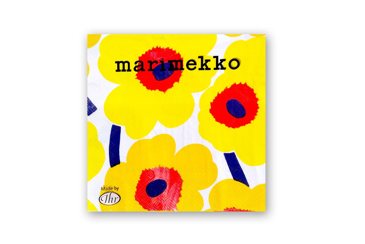 מפית מעוצבת פרחים