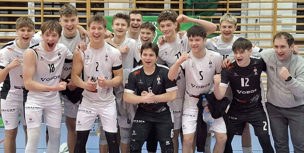 zawodnicy mks mdk warszawa ciesza sie po wygranym meczu