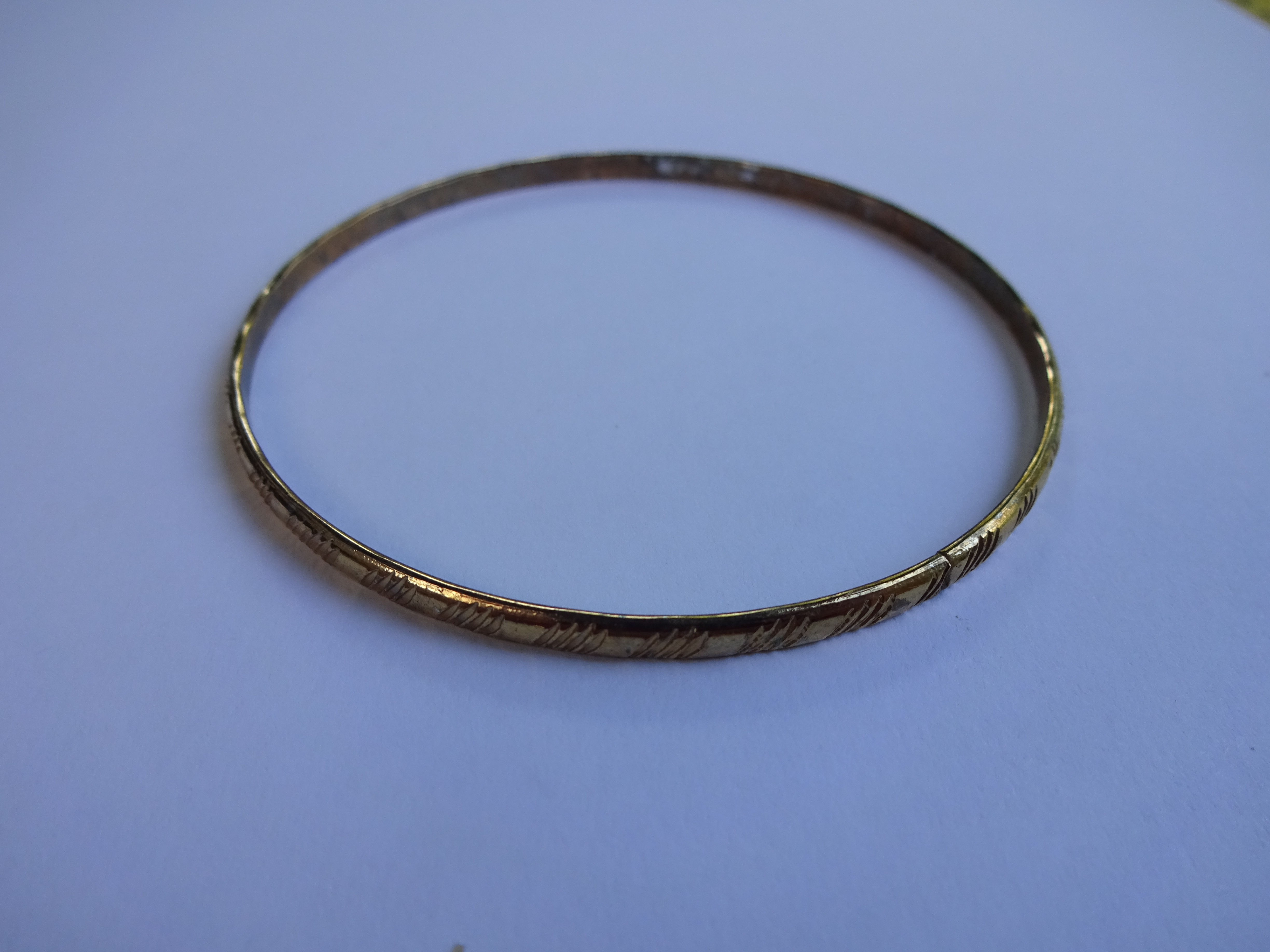 Indent patterned bracelet