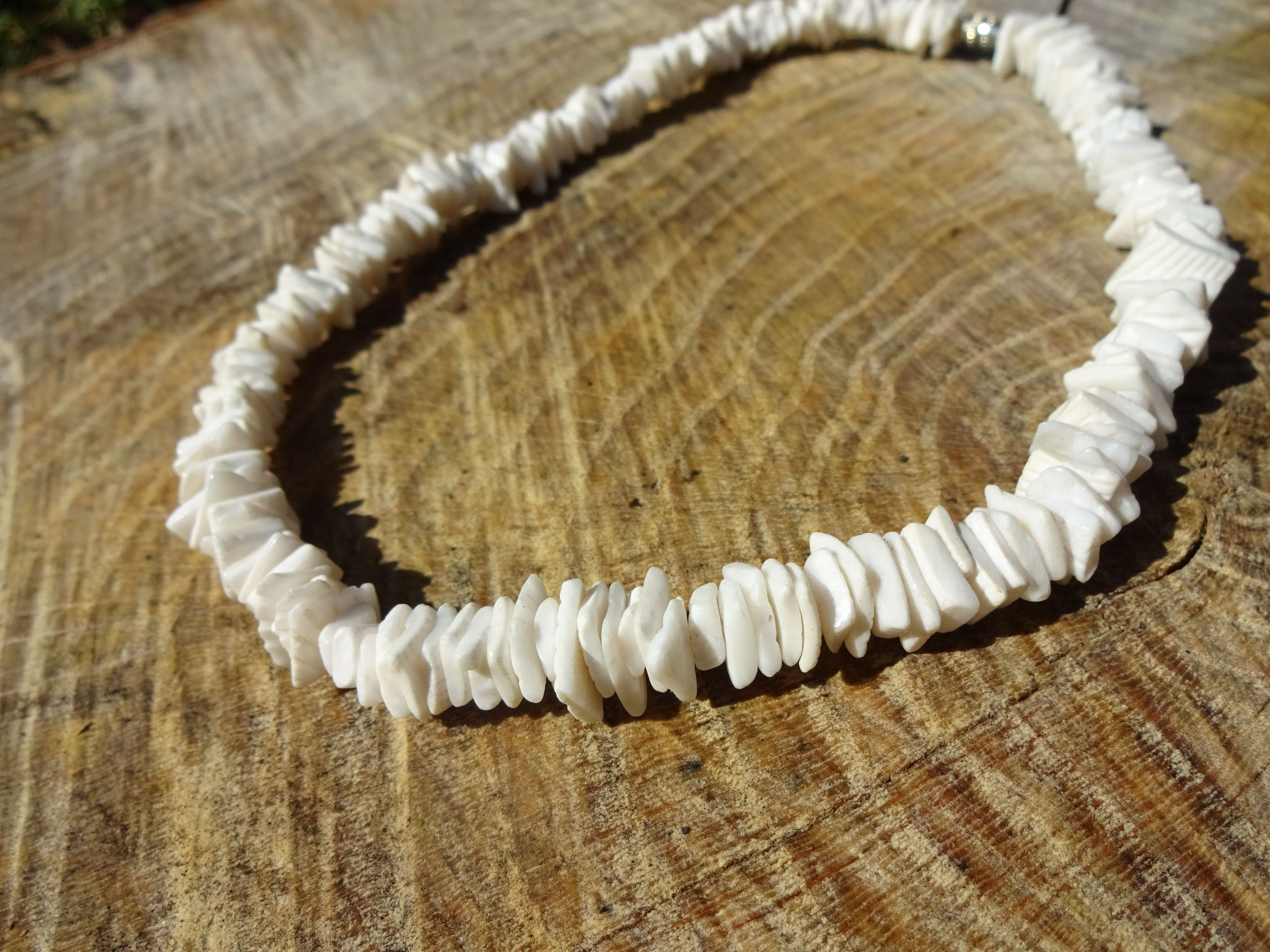 white shell necklace