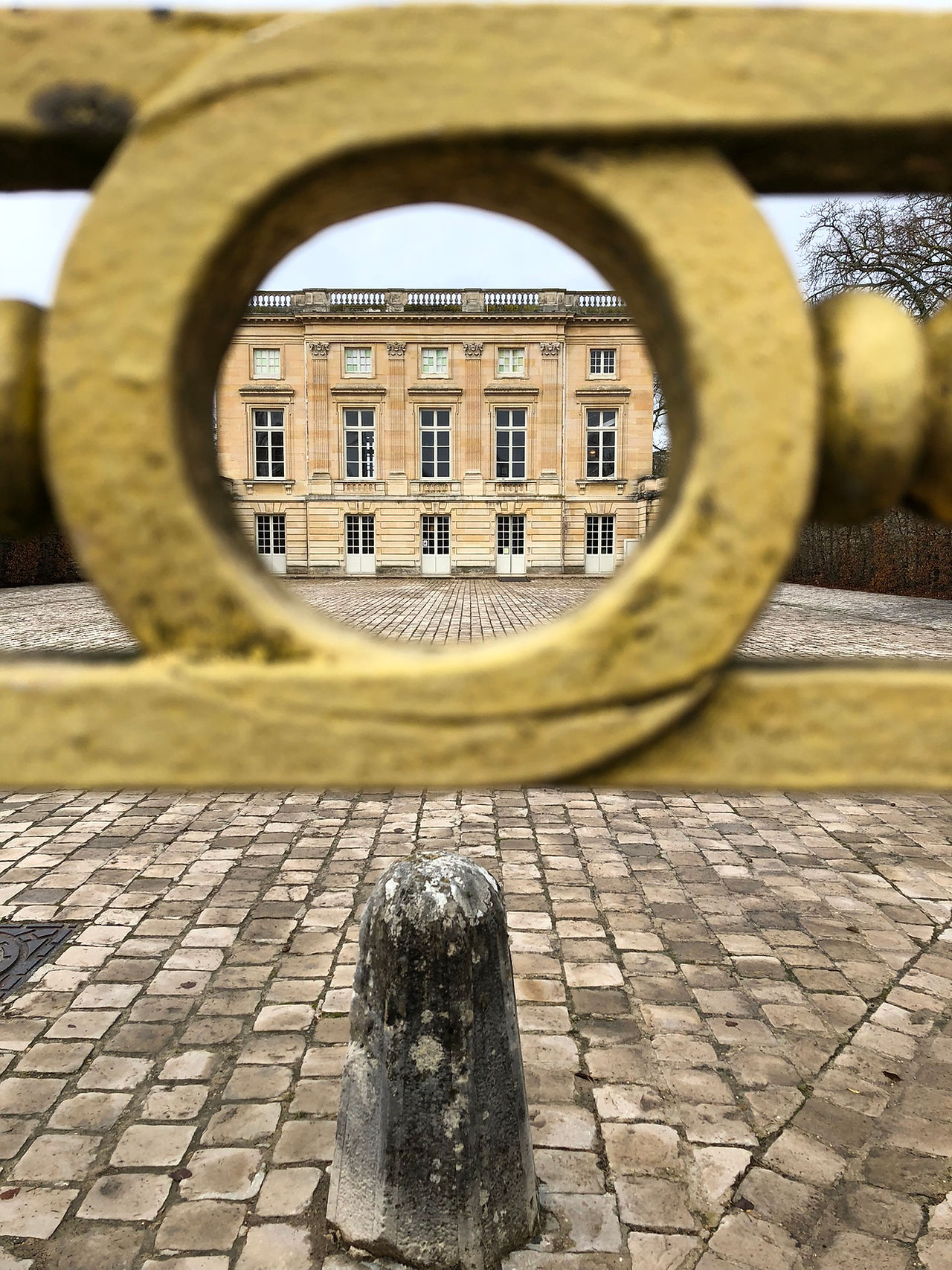 Petit Trianon                                         Château de Versailles                         Photos