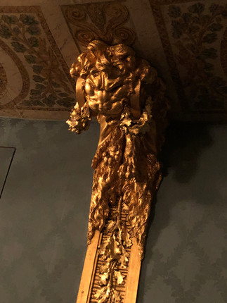 Petit Théâtre de la reine       Petit Trianon                                         Château de Versailles                         Photos