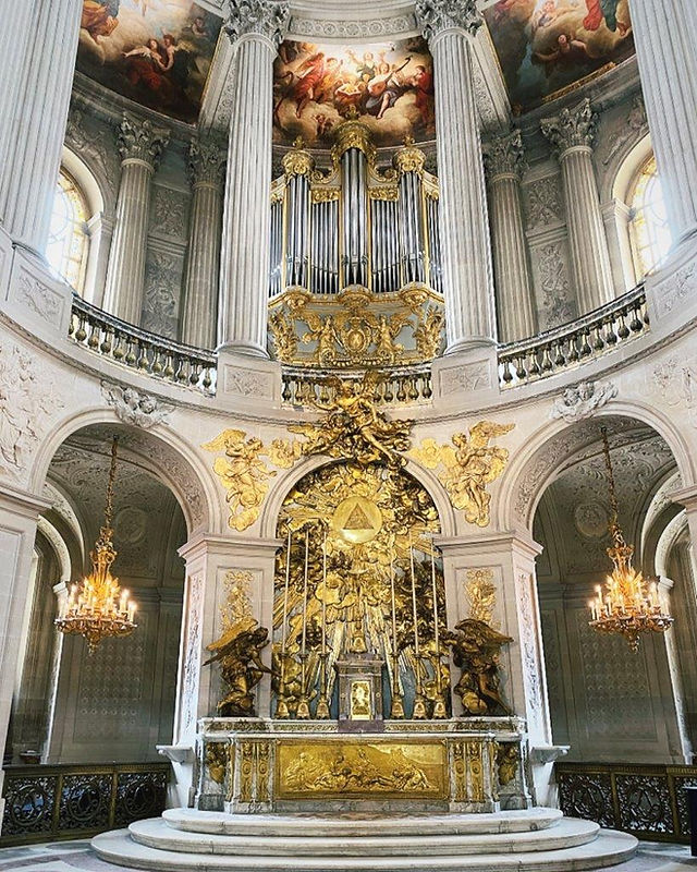 VERSAILLES