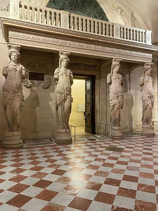 LOUVRE