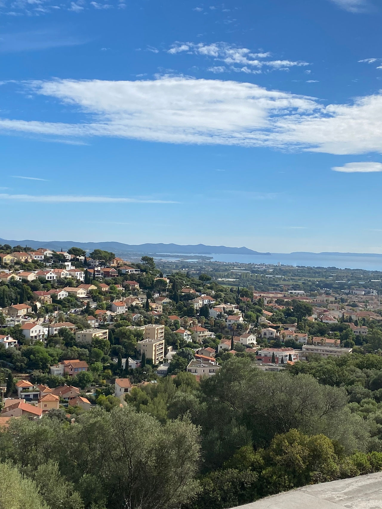 Vue de la montée de Noailles
