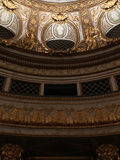Petit Théâtre de la reine       Petit Trianon                                         Château de Versailles                         Photos
