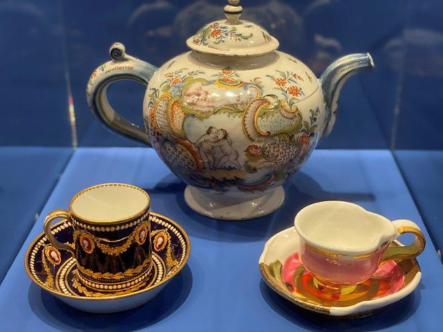 Exposition "Merveilles!"                     Musée de Céramique de Sèvres             photo