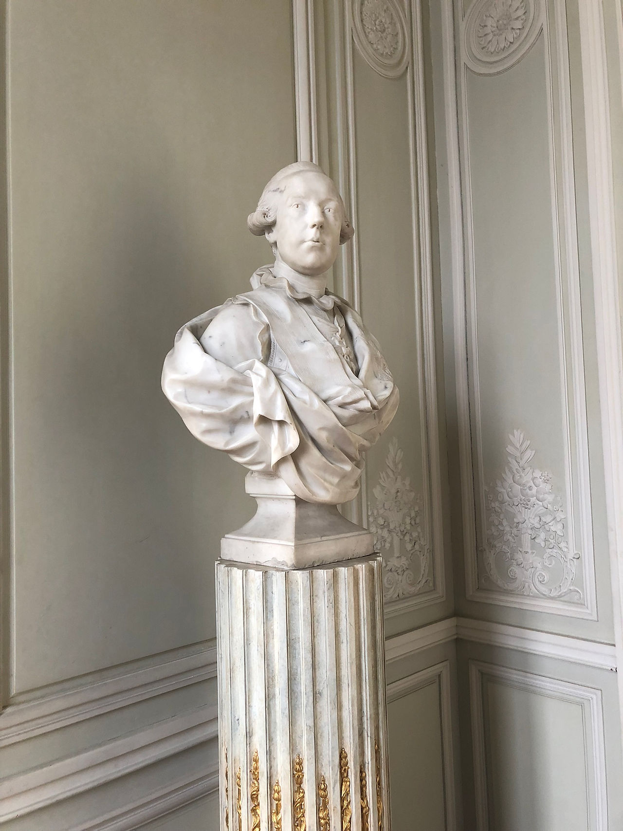 Petit Trianon                                         Château de Versailles                         Photos