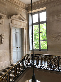Petit Trianon                                         Château de Versailles                         Photos