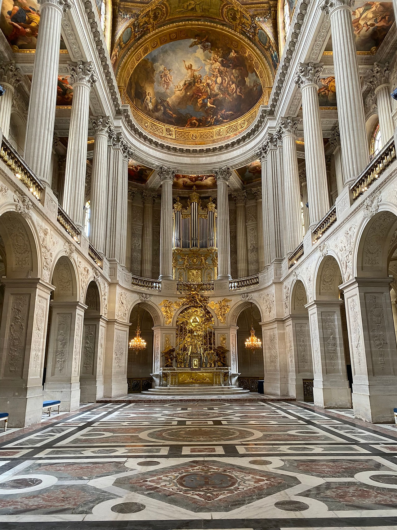 VERSAILLES
