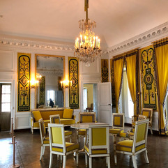 Grand salon Hameau de la reine   Versailles
