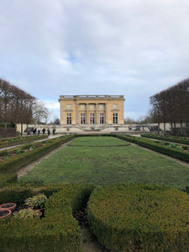 Jardins du Petit Trianon                                         Château de Versailles                         Photos