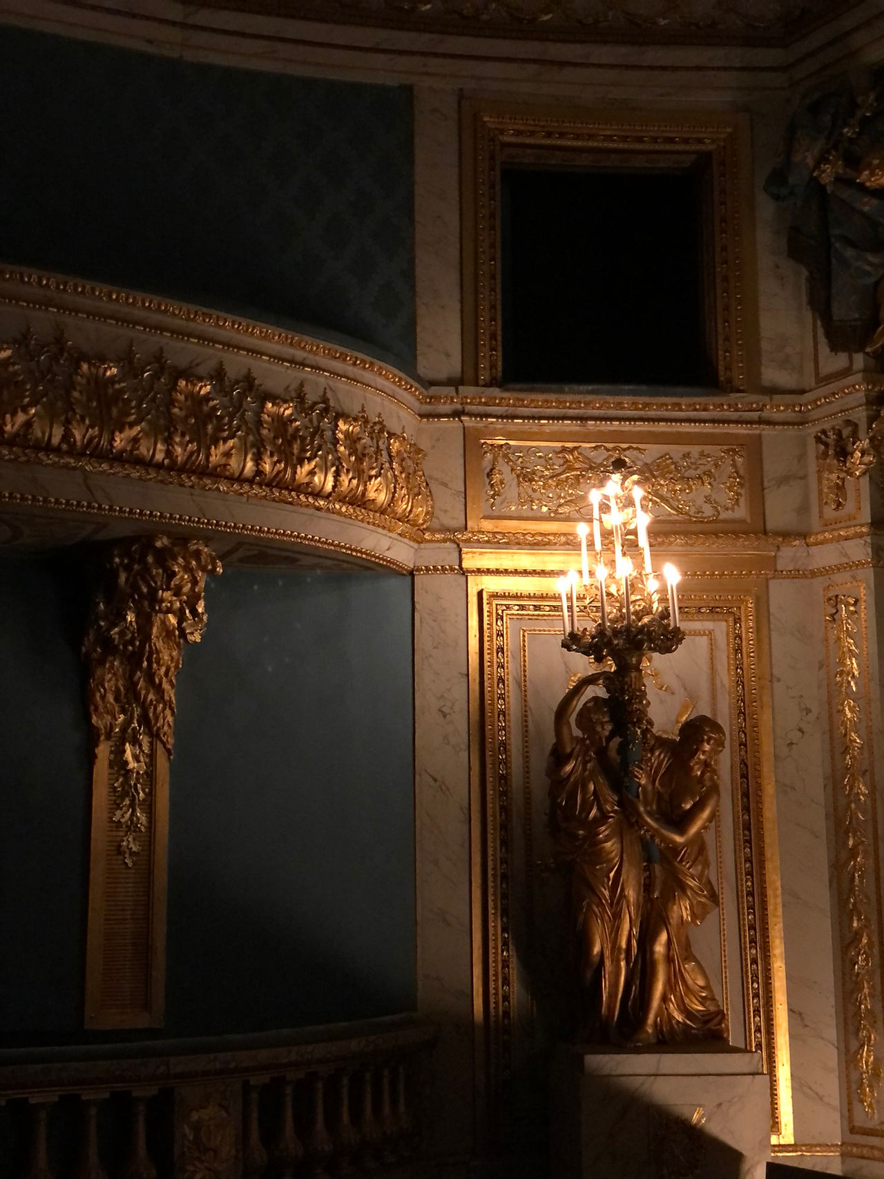 Petit Théâtre de la reine       Petit Trianon                                         Château de Versailles                         Photos